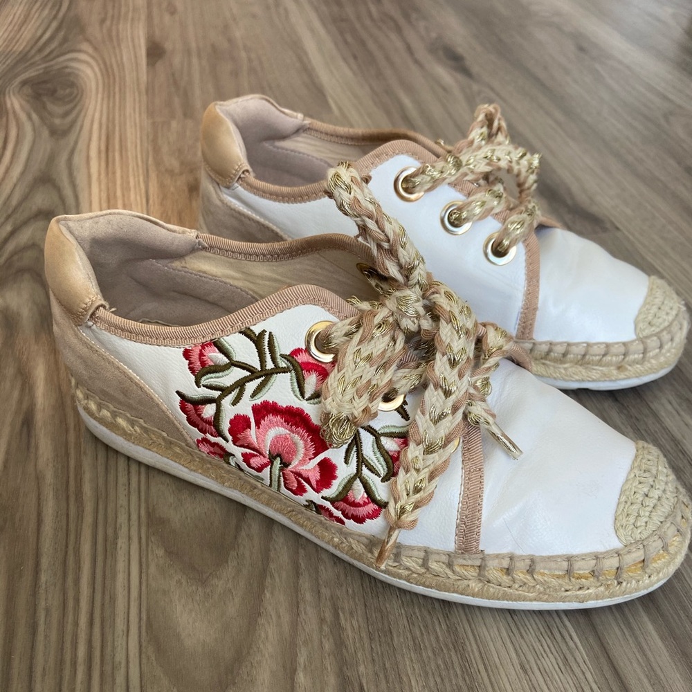 Aldo Espadrille White Sneaker with flowers size 8